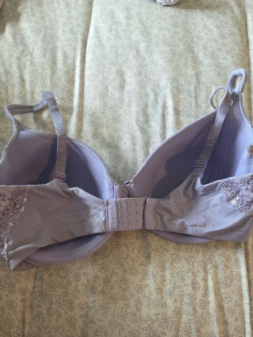 Victoria's Secret Lace Bra - Picture 2 of 3
